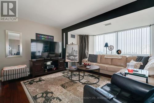 Ph 308 - 1 Lee Centre Drive, Toronto (Woburn), ON - Indoor Photo Showing Living Room