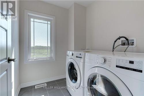 419 Vanilla Trail, Thorold, ON - Indoor Photo Showing Laundry Room