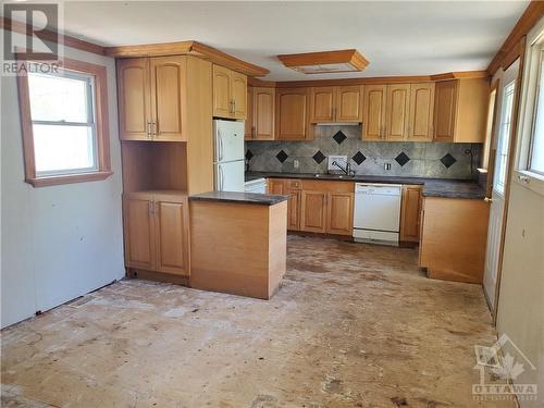 755 Bayview Drive, Ottawa, ON - Indoor Photo Showing Kitchen