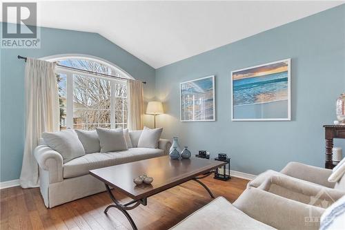 4 Pelee Street, Kanata, ON - Indoor Photo Showing Living Room