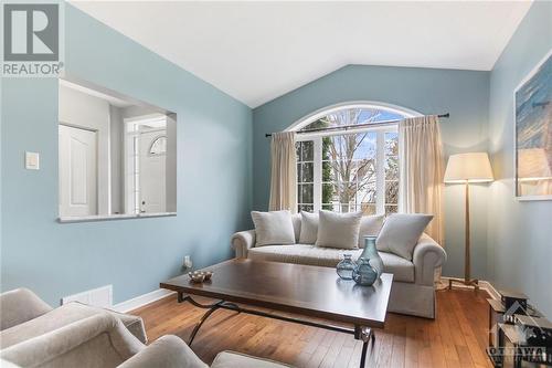 4 Pelee Street, Kanata, ON - Indoor Photo Showing Living Room