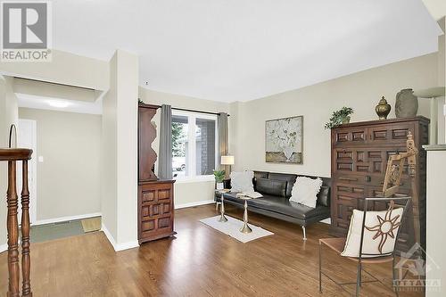 Nice hardwood throughout - 87 Mullcraft Crescent, Ottawa, ON - Indoor Photo Showing Living Room