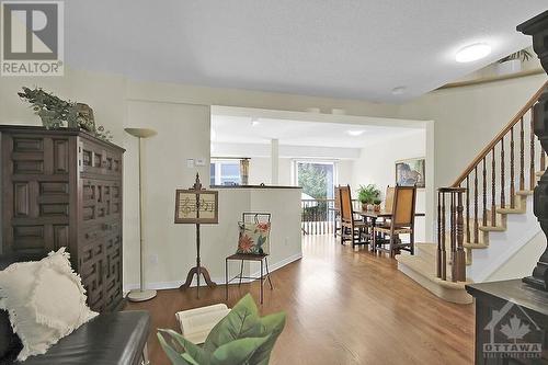 Great natural light makes this a very bright home! - 87 Mullcraft Crescent, Ottawa, ON - Indoor