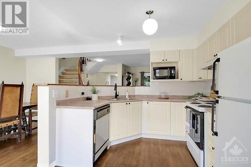 87 Mullcraft Crescent, Ottawa, ON - Indoor Photo Showing Kitchen