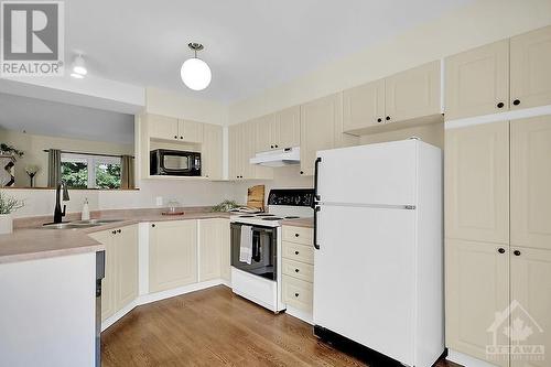 87 Mullcraft Crescent, Ottawa, ON - Indoor Photo Showing Kitchen