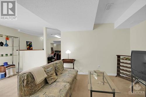 87 Mullcraft Crescent, Ottawa, ON - Indoor Photo Showing Other Room