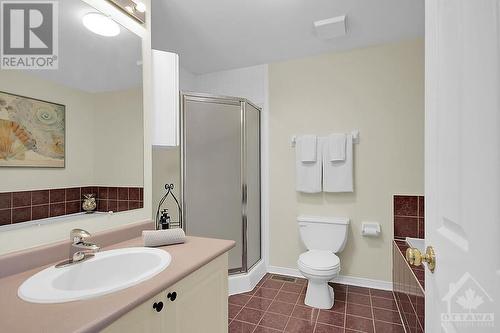 Full bath with tub on the right - 87 Mullcraft Crescent, Ottawa, ON - Indoor Photo Showing Bathroom