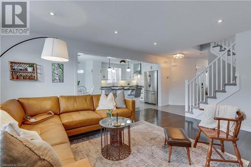 10 Fraser Drive, Stratford, ON - Indoor Photo Showing Living Room