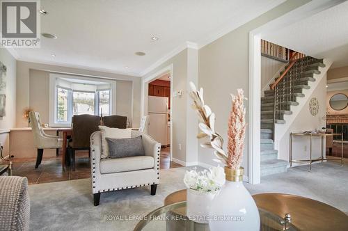 317 Prince Of Wales Drive, Whitby (Blue Grass Meadows), ON - Indoor Photo Showing Living Room