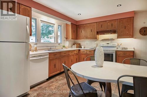 317 Prince Of Wales Drive, Whitby (Blue Grass Meadows), ON - Indoor Photo Showing Kitchen