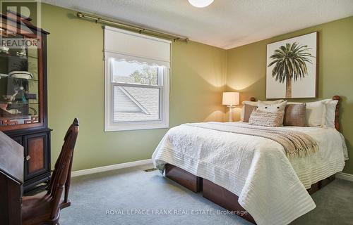 317 Prince Of Wales Drive, Whitby (Blue Grass Meadows), ON - Indoor Photo Showing Bedroom