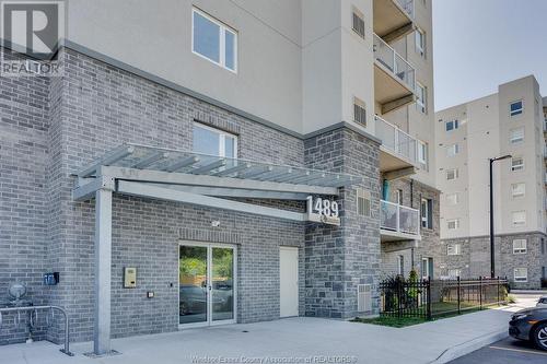 1489 Banwell Unit# 422, Windsor, ON - Outdoor With Exterior