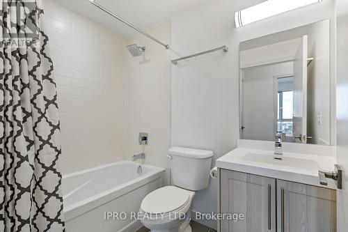 1606 - 2093 Fairview Street, Burlington (Brant), ON - Indoor Photo Showing Bathroom