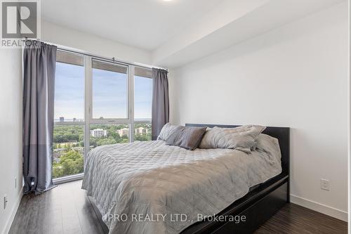 1606 - 2093 Fairview Street, Burlington (Brant), ON - Indoor Photo Showing Bedroom