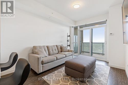 1606 - 2093 Fairview Street, Burlington (Brant), ON - Indoor Photo Showing Living Room