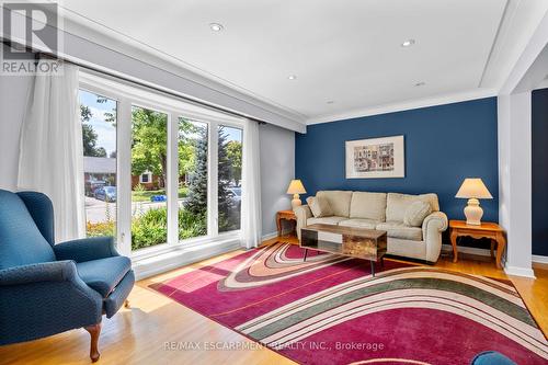 1465 Jefferson Road, Burlington (Mountainside), ON - Indoor Photo Showing Living Room