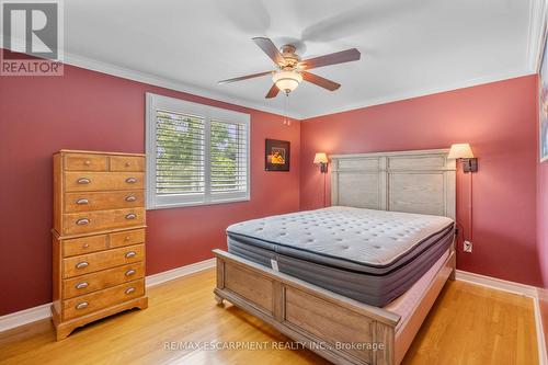 1465 Jefferson Road, Burlington, ON - Indoor Photo Showing Bedroom