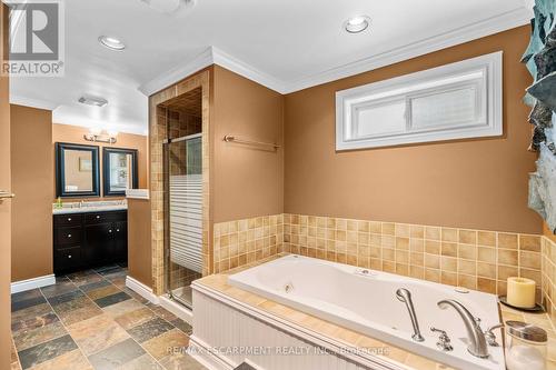 1465 Jefferson Road, Burlington, ON - Indoor Photo Showing Bathroom