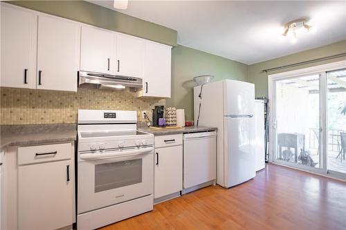 4553 Sussex Drive, Niagara Falls, ON - Indoor Photo Showing Kitchen