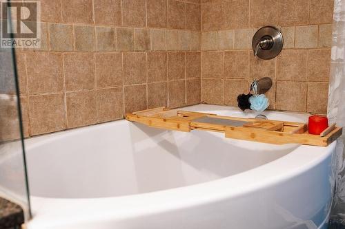 7358 Pearl Drive, Prince George, BC - Indoor Photo Showing Bathroom