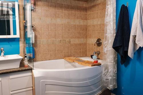 7358 Pearl Drive, Prince George, BC - Indoor Photo Showing Bathroom