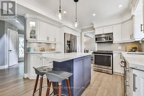 1486 Myron Drive, Mississauga (Lakeview), ON - Indoor Photo Showing Kitchen With Upgraded Kitchen