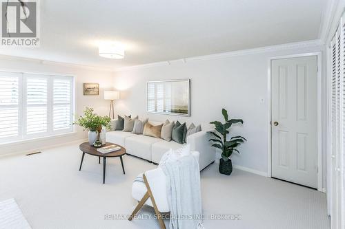 6309 Starfield Crescent, Mississauga (Meadowvale), ON - Indoor Photo Showing Living Room