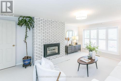 6309 Starfield Crescent, Mississauga, ON - Indoor Photo Showing Living Room With Fireplace