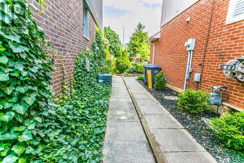 6309 Starfield Crescent, Mississauga, ON - Outdoor