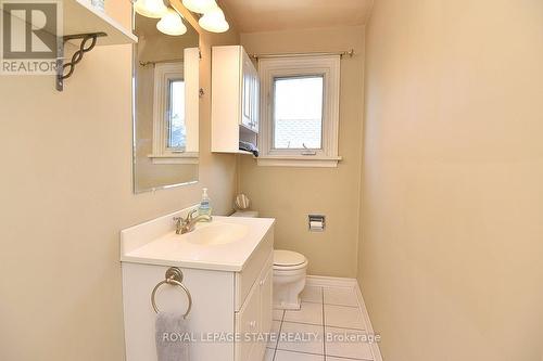 217 Grant Avenue, Hamilton (Stinson), ON - Indoor Photo Showing Bathroom