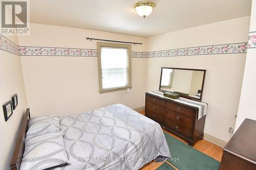 217 Grant Avenue, Hamilton (Stinson), ON - Indoor Photo Showing Bedroom