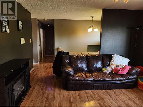 1394 Lewis Drive, Quesnel, BC - Indoor Photo Showing Living Room