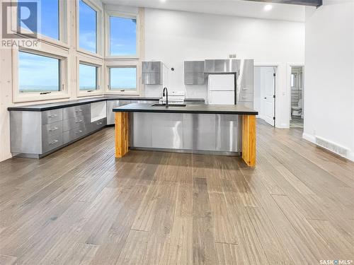 101 Westview Drive, Swift Current, SK - Indoor Photo Showing Kitchen