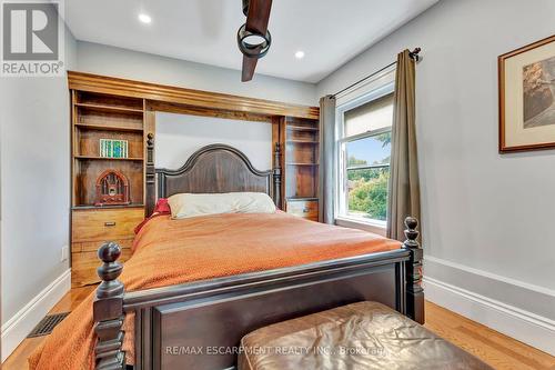 2038 Governors Road, Hamilton, ON - Indoor Photo Showing Bedroom