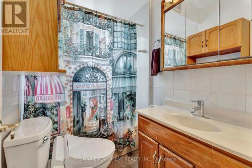 2038 Governors Road, Hamilton, ON - Indoor Photo Showing Bathroom