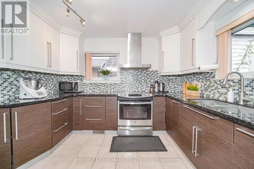 80 Kingslake Road, Toronto (Don Valley Village), ON - Indoor Photo Showing Kitchen With Double Sink With Upgraded Kitchen