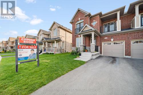 125 Jim Mortson Drive, East Gwillimbury, ON - Outdoor With Facade