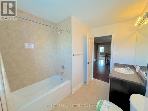 1749 Angus Street, Innisfil, ON - Indoor Photo Showing Bathroom