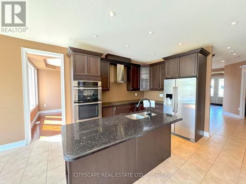 1749 Angus Street, Innisfil, ON - Indoor Photo Showing Kitchen With Double Sink