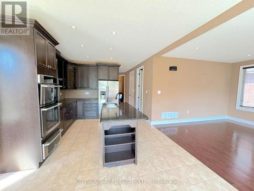 1749 Angus Street, Innisfil, ON - Indoor Photo Showing Kitchen