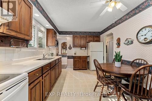 35 Griffith Avenue, Georgina (Pefferlaw), ON - Indoor Photo Showing Kitchen