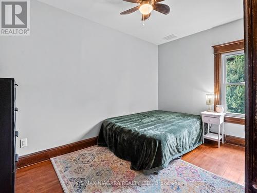 248 Dufferin Street, Fort Erie, ON - Indoor Photo Showing Bedroom