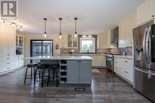 1331 Gilford Road, Innisfil (Gilford), ON - Indoor Photo Showing Kitchen With Upgraded Kitchen