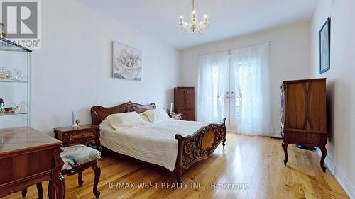 3 Lasalle Lane, Richmond Hill, ON - Indoor Photo Showing Bedroom