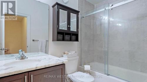 3 Lasalle Lane, Richmond Hill, ON - Indoor Photo Showing Bathroom