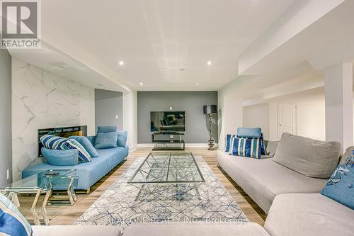 2312 Lyndhurst Drive, Oakville (Iroquois Ridge North), ON - Indoor Photo Showing Living Room