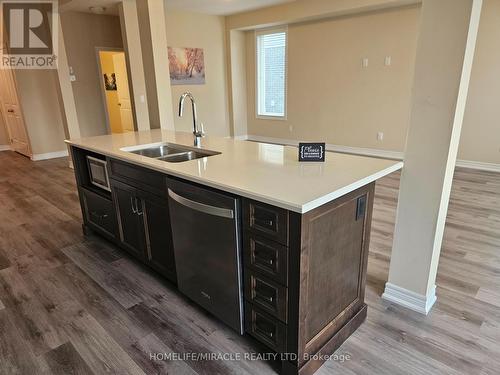 149 Susan Drive, Pelham, ON - Indoor Photo Showing Kitchen With Double Sink