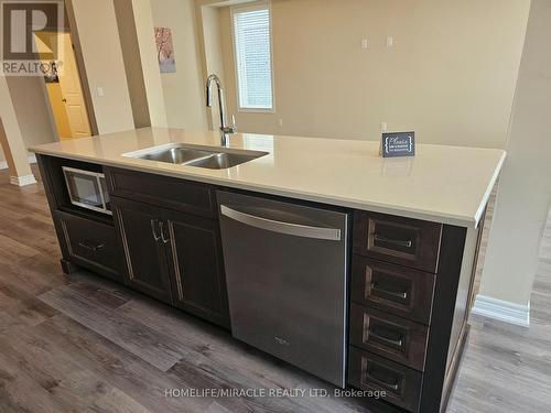 149 Susan Drive, Pelham, ON - Indoor Photo Showing Kitchen With Double Sink