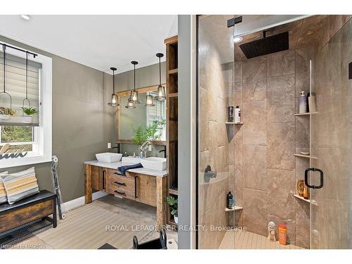 408082 Grey Road 4 Rd, Grey Highlands, ON - Indoor Photo Showing Bathroom