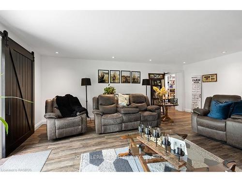 408082 Grey Road 4 Rd, Grey Highlands, ON - Indoor Photo Showing Living Room